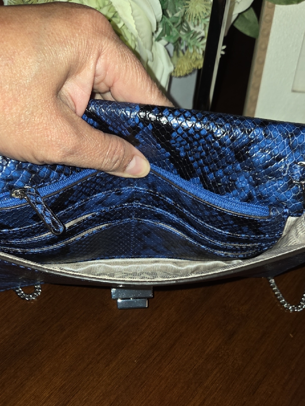 Michael Kors Ellie MD Shoulder Clutch Snake Print Handbag EUC - Picture 14 of 16
